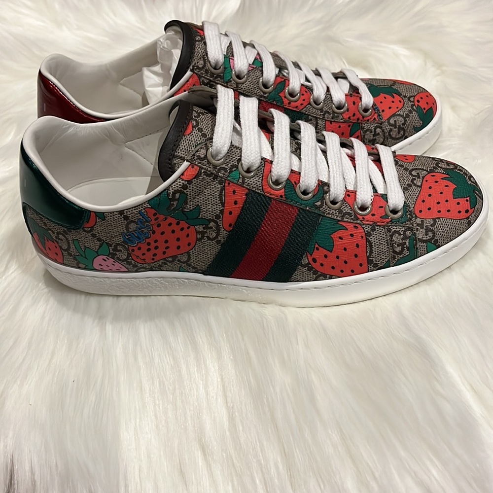 Gucci Ace Strawberry Sneakers - Picture 5 of 16